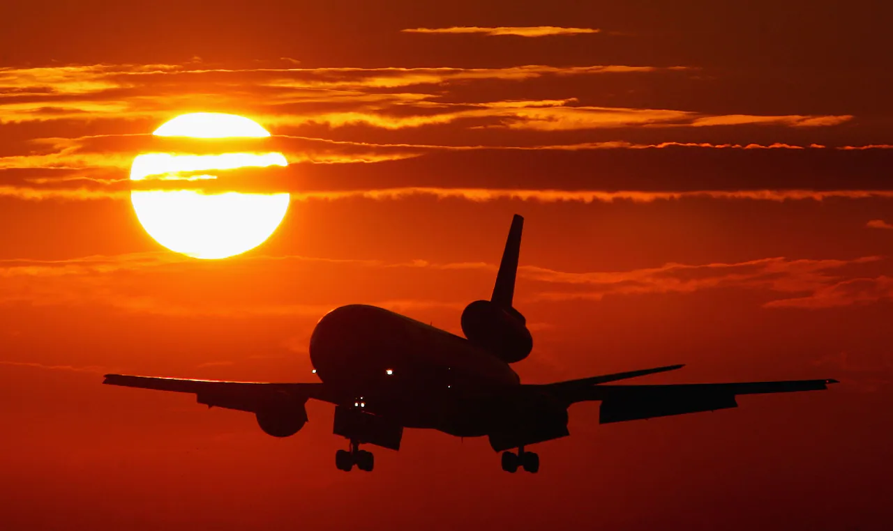 airplane-sunset